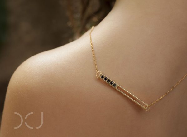 Milena necklace - Gold pendant inlaid with 5 black diamonds (3 mm) with a 50 cm gold chain