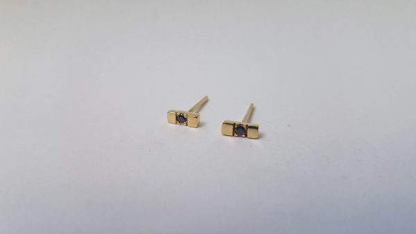 Istanbul earrings - Handmade 14k gold studs earrings with a 2 mm smoky quartz