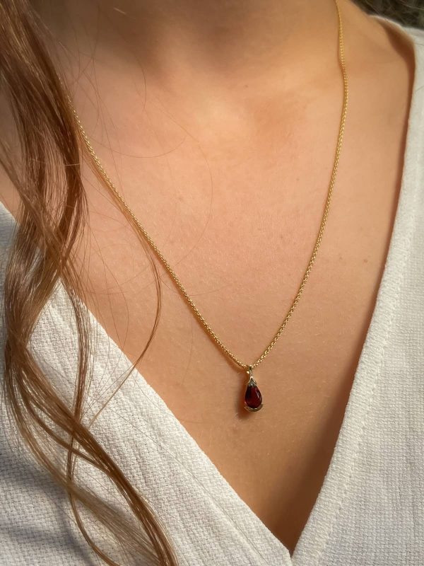 Jane necklace - A 14k gold Pendant with pear shaped garnet stone and a gold necklace